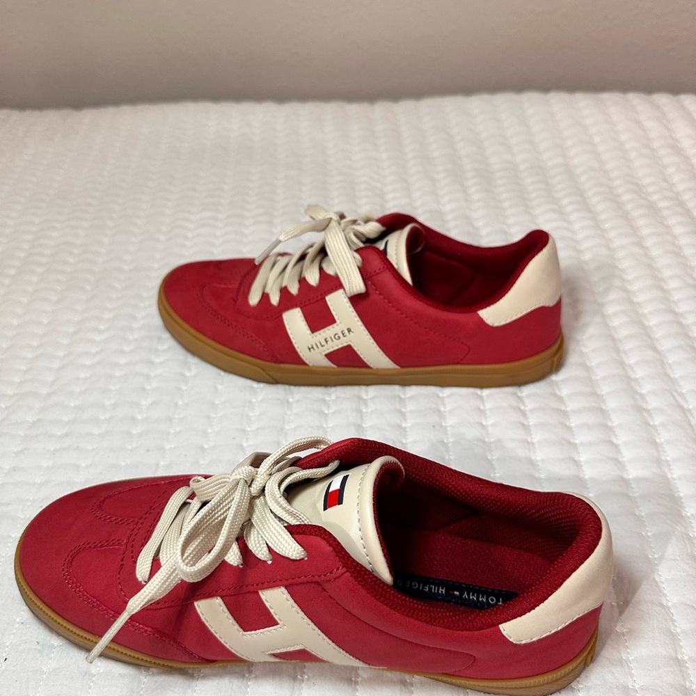Tommy Hilfiger Red  and White/Cream Casual Sneakers women’s 8.5 - Picture 3 of 8